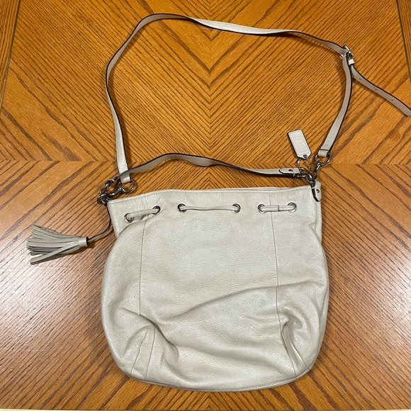 🐚 Coach Avery Crossbody Bag 🐚 - Picture 2 of 10